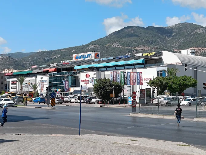 Alanyum Alışveriş ve Eğlence Merkezi